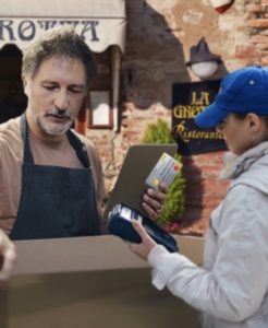negoziante che acquista con postepay evolution business